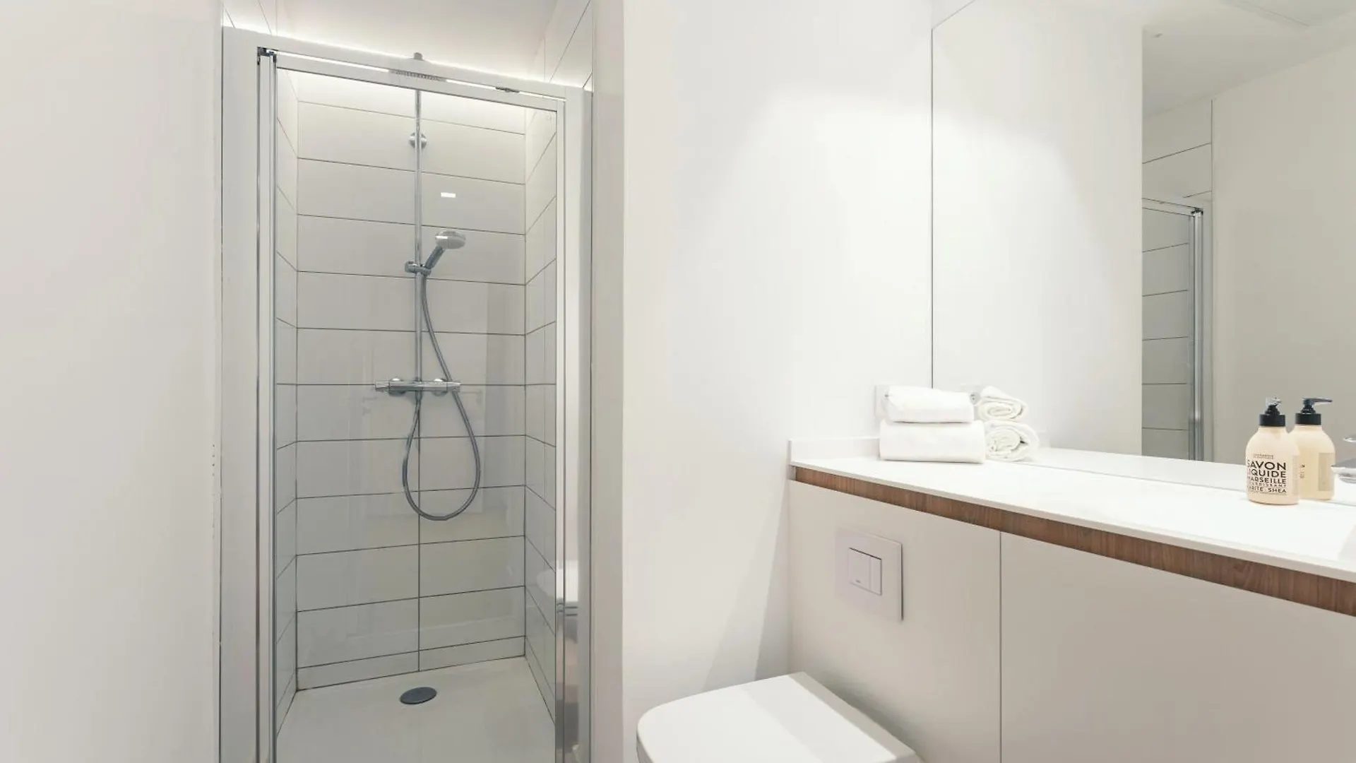 Grand T1 - Vieux-Port - salle de sport&rooftop Marseille 0*,