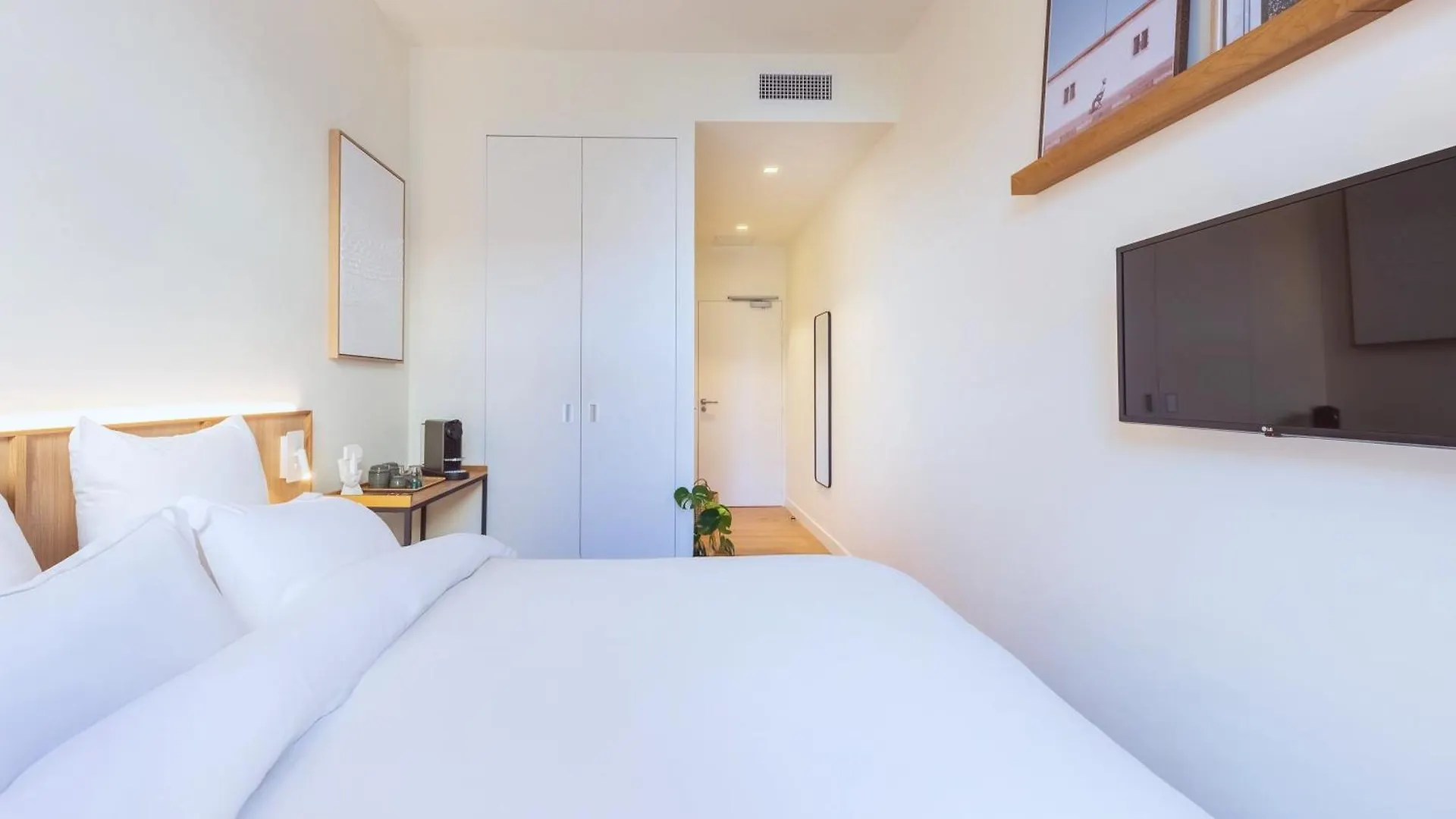 The Babel Community Hotel - Vieux Port Marseille 0*,  France
