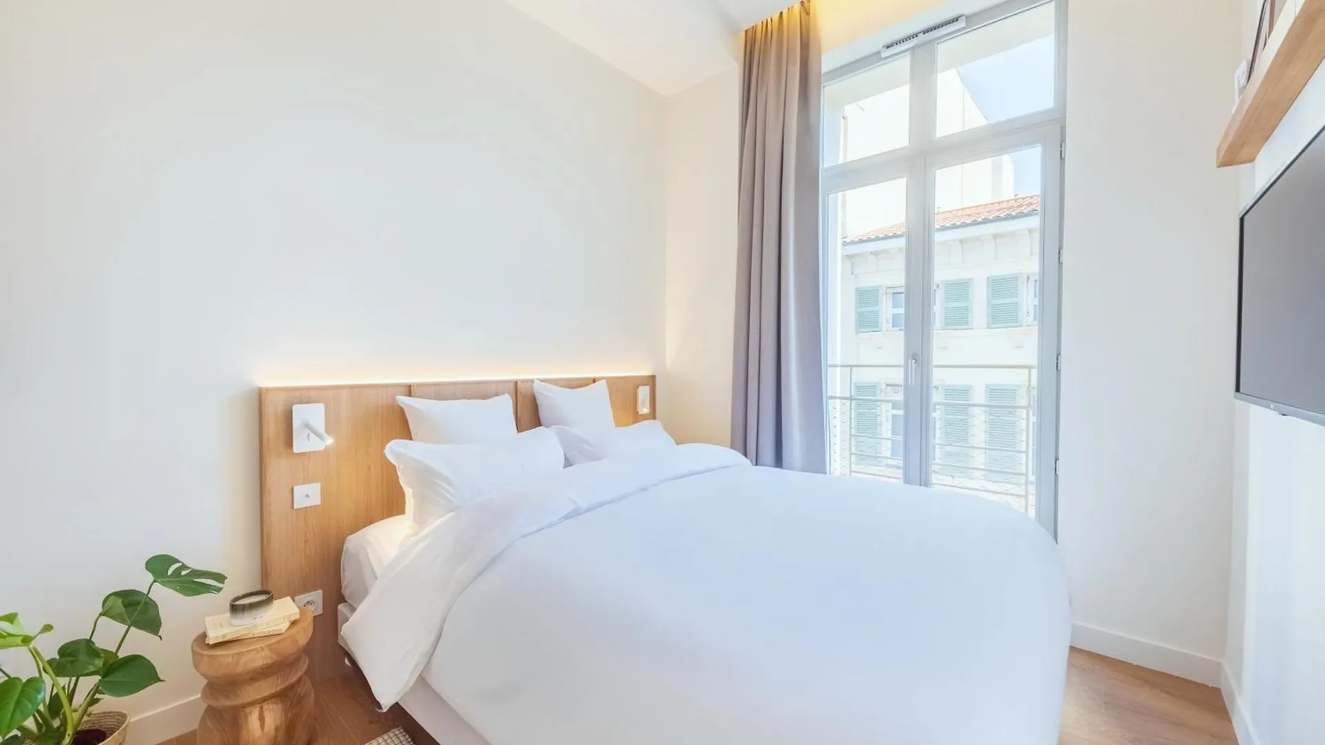 The Babel Community Hotel - Vieux Port Marseille 0*,  France